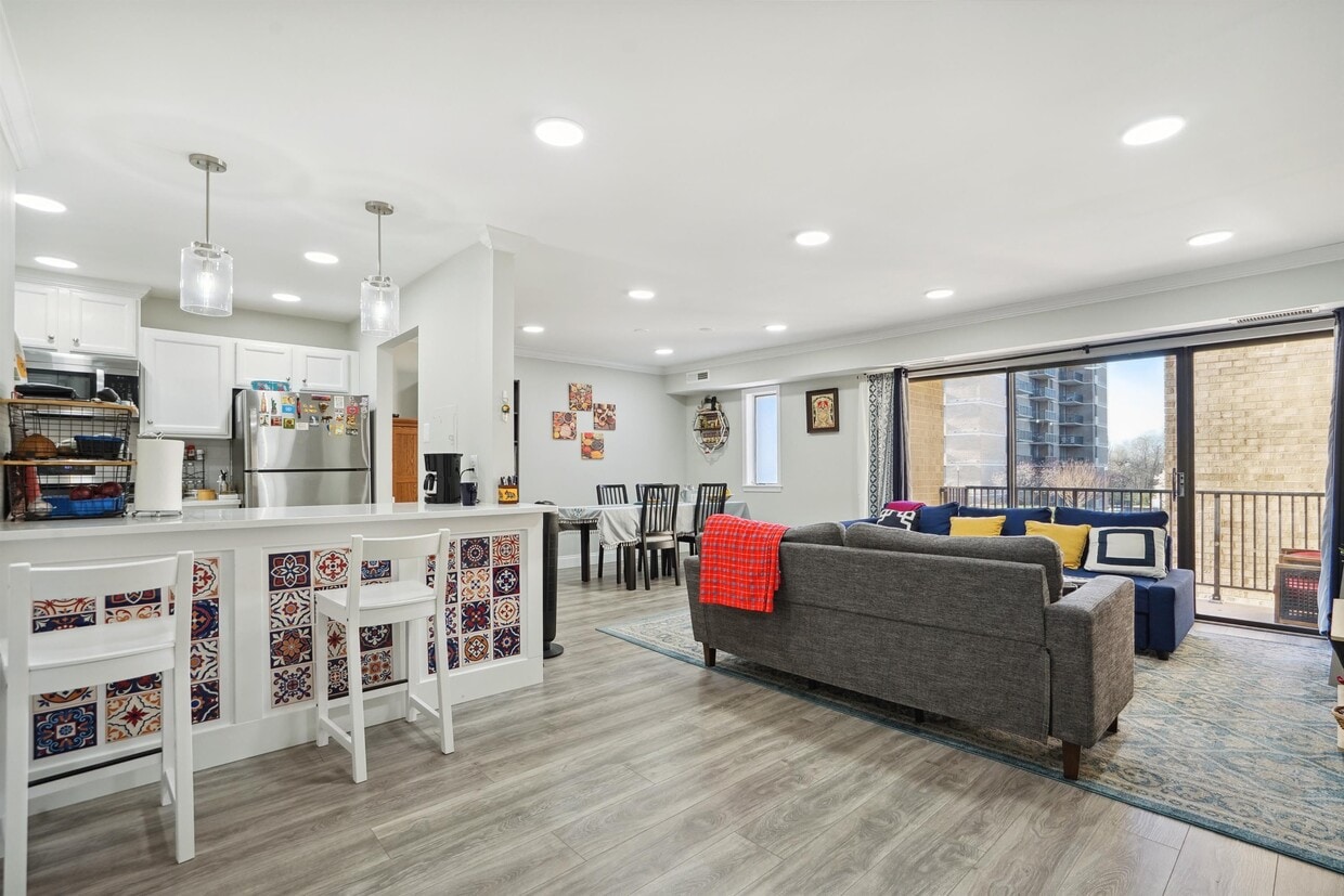 Photo - 102 Monroe St (Rockville, MD)