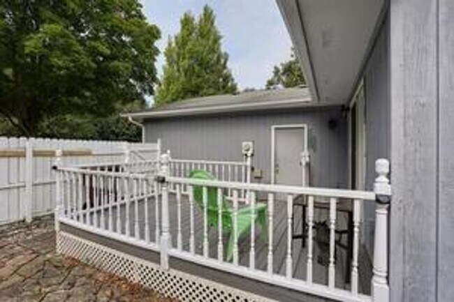 Foto del edificio - 1712 Stratford Dr