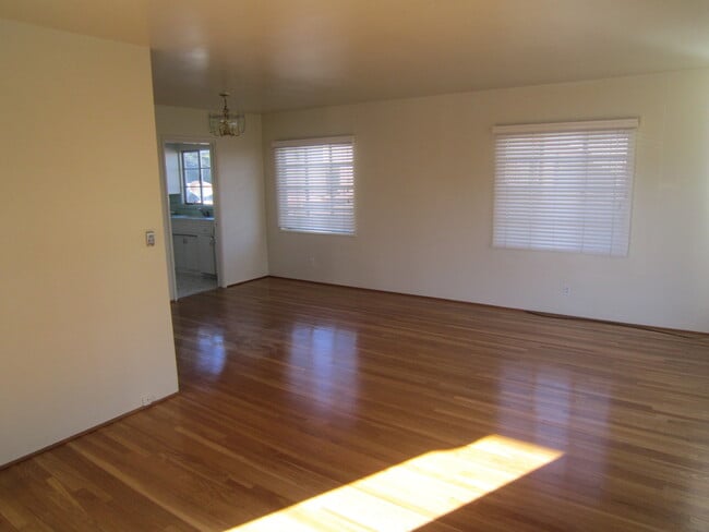 Building Photo - 161