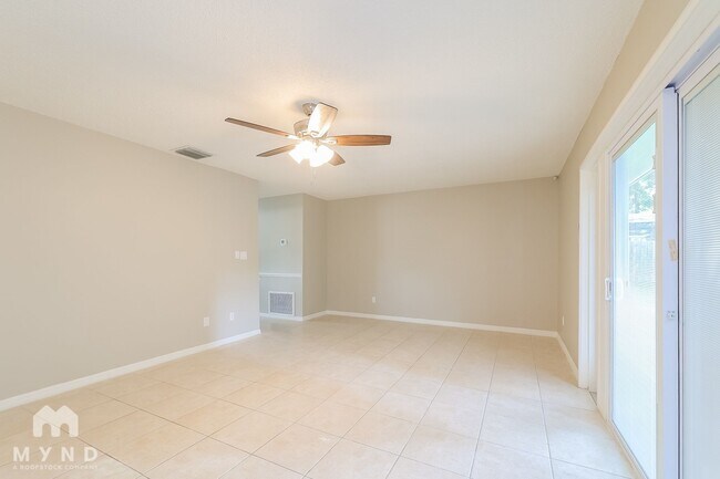 Building Photo - 1519 Stormway Ct