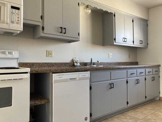 Foto del edificio - 3473 S 83rd St