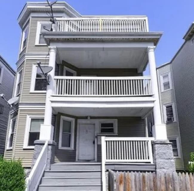 Building Photo - 8 Ridgewood St