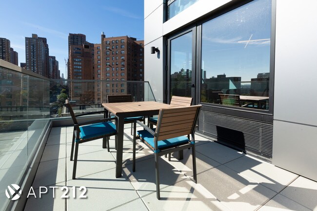 Building Photo - 1553 Lexington Ave