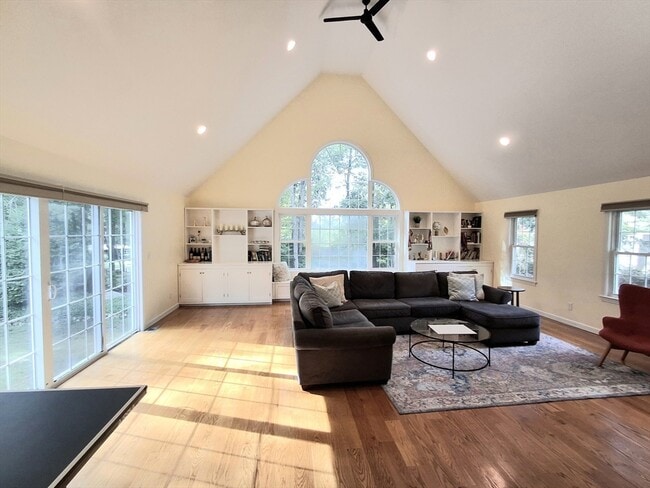 Building Photo - 6 Rockwood Ln