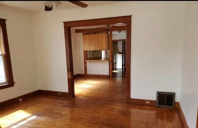 Foto del edificio - 1719 W Genesee Ave