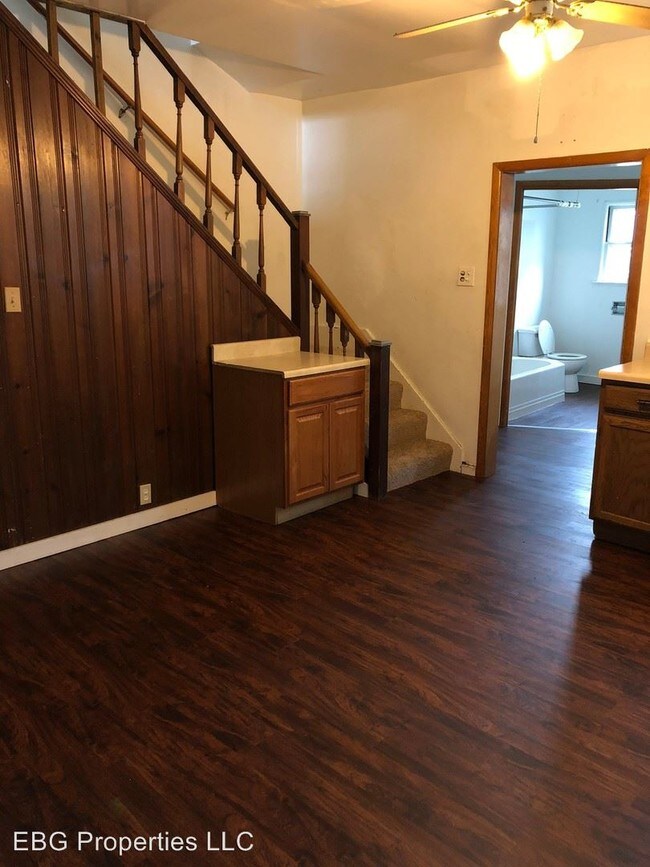 Building Photo - 2 br, 1 bath House - 111 Orchard Street
