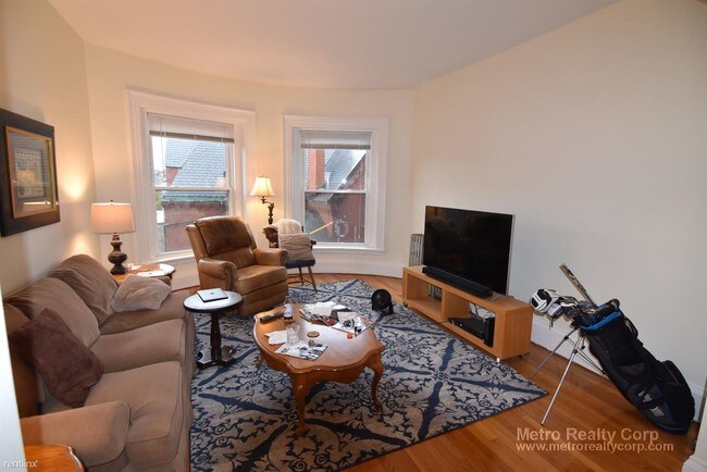 Building Photo - 1587 Beacon St