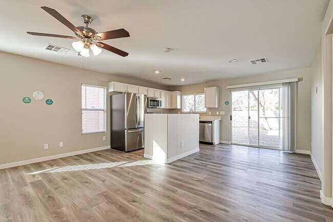 Foto del edificio - 5954 Sleepy Fawn Dr