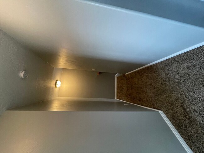 Foto del edificio - 451 N 1160 E St