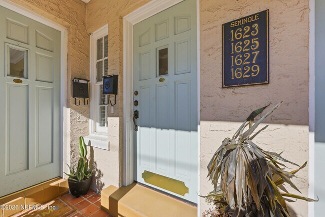 Foto del edificio - 1625 Seminole Rd