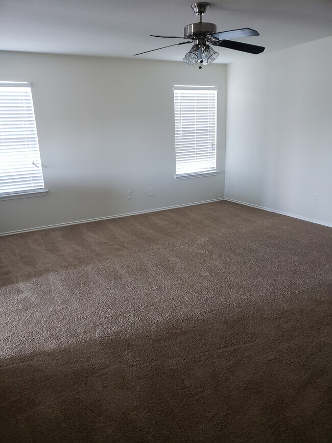 Building Photo - 406 Creston St