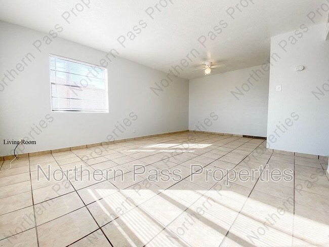 Building Photo - 4700 Maxwell Ave