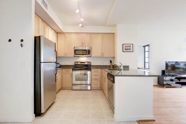 Building Photo - Luxurious Fully Furnished 2BR in the Heart of Mount Vernon Triangle!