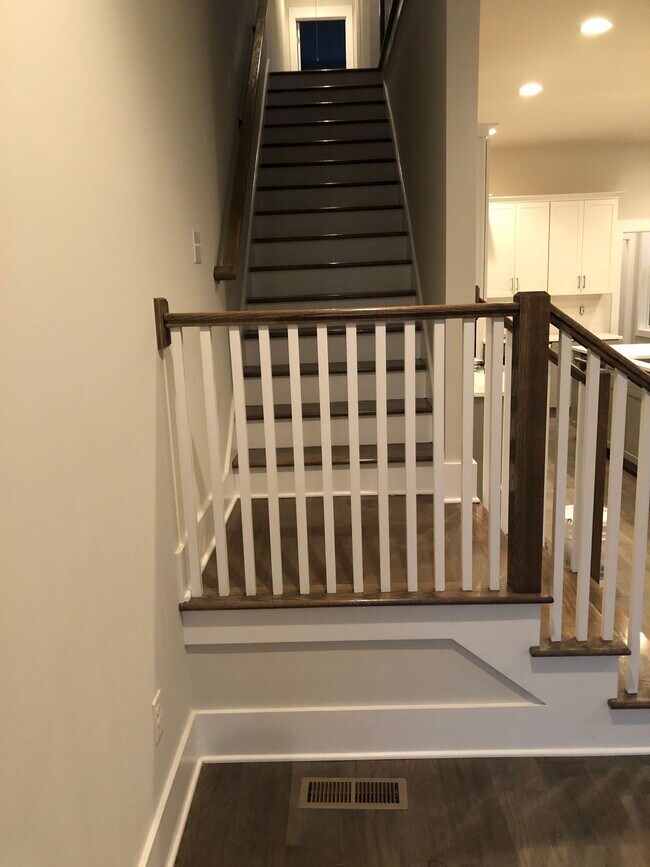 Foto del edificio - 924 Caruthers Ave