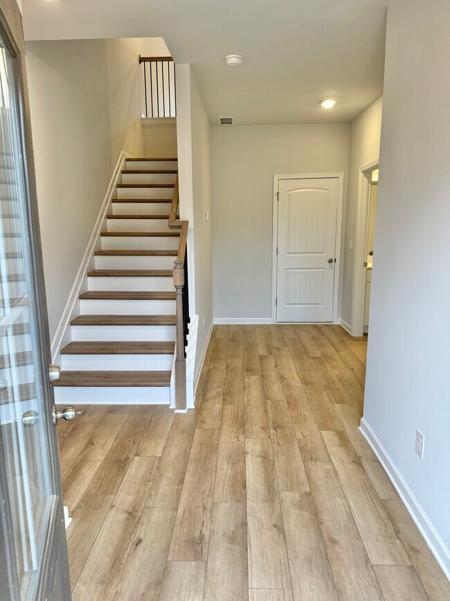 Foto del edificio - 206 Daybreak Ln