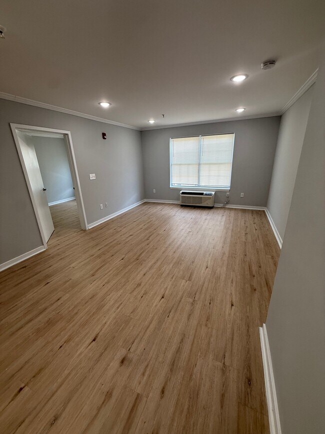 Building Photo - 47 12th Ave
