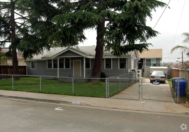 Building Photo - 516 Massachusetts Ave