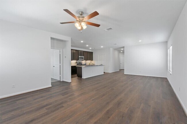 Foto del edificio - 252 Crystal Brook Dr