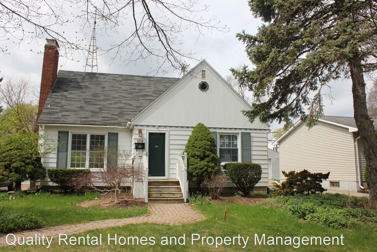Primary Photo - 3 br, 1 bath House - 604 Chalmers