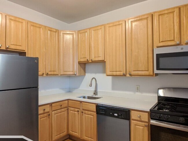 Foto del edificio - 2453 N Spaulding Ave