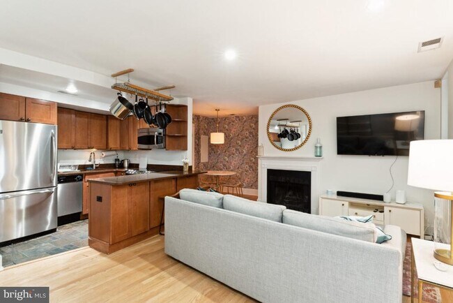 Foto del edificio - 902 D St SE