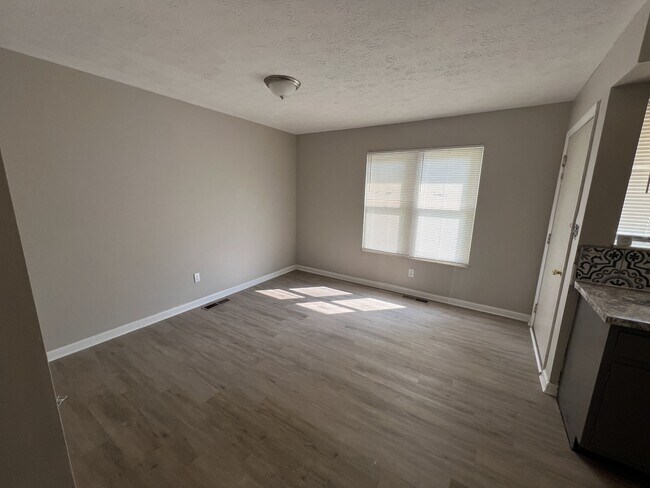 Foto del edificio - 9412 Mt Auburn Ave