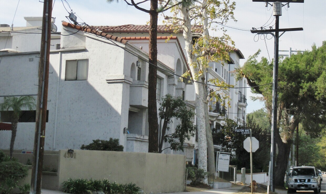 Building Photo - 13304 Valleyheart Dr N