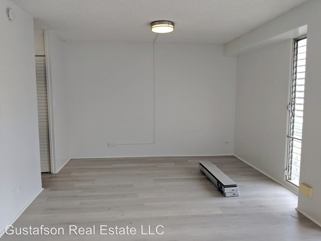 Building Photo - 1655 Makaloa St