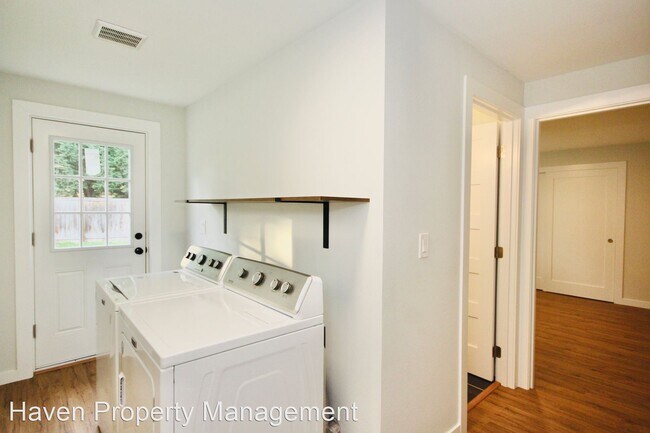 Building Photo - 1 br, 1 bath House - 6006 Bock Ave