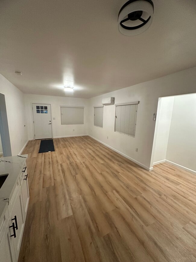 Building Photo - 1725 Orizaba Ave