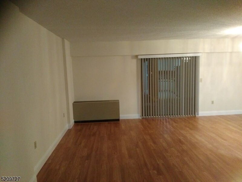 10 N Wood Ave Unit 502, Linden, NJ 07036 Condo for Rent in Linden, NJ