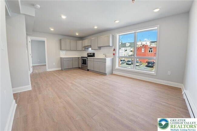 Foto del edificio - 829 Linden St