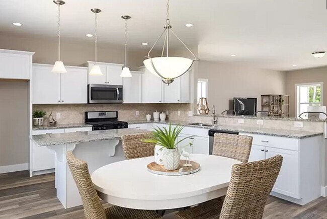 Foto del edificio - Outstanding Neighborhood in Saugatuck for Long Term Lease!