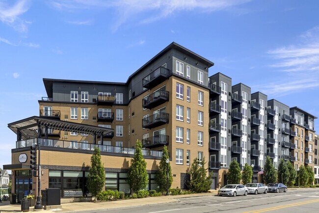 Foto del edificio - Maple and Main Apartments