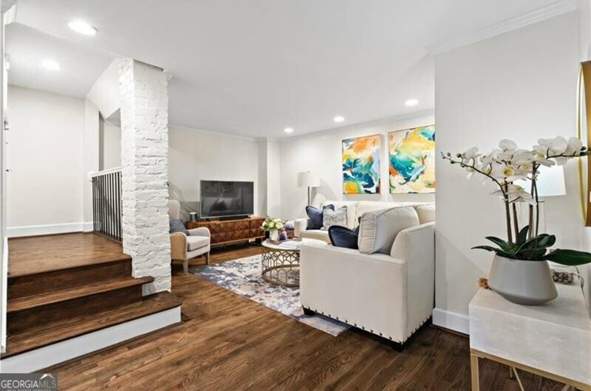 Foto principal - 802 Frederica St NE