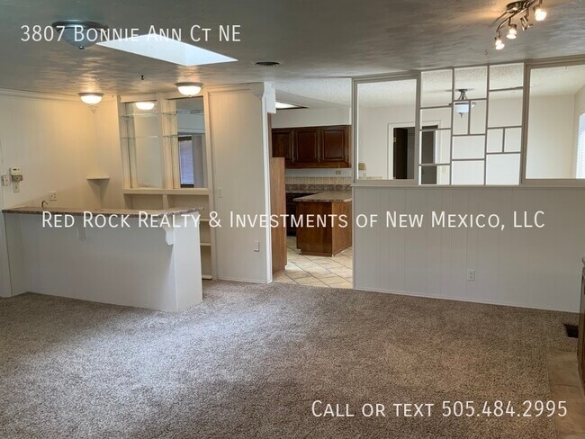 Building Photo - 3807 Bonnie Ann Ct NE