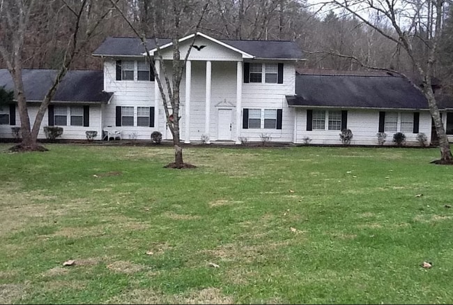 Building Photo - 213 Gum Hollow Rd