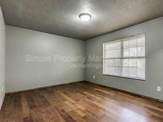 Foto del edificio - 4924 NW 19th St