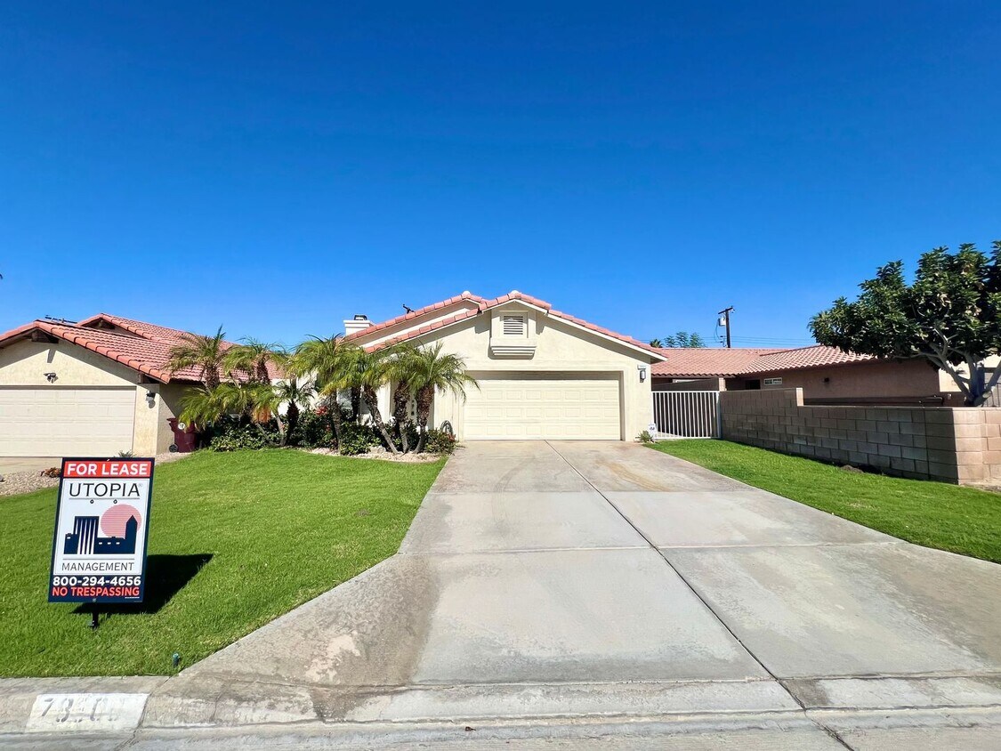 Foto principal - AVAILABLE NOW!!! 3 Bedroom 2 Bathroom Home in La Quinta