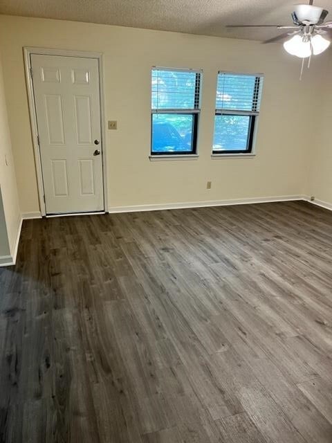 Foto del edificio - 1501 Twin Lakes Cir