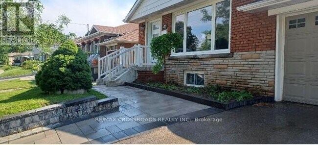 Photo du bâtiment - 120 Hiscock Blvd