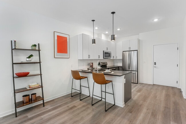 Building Photo - 829 Garfield