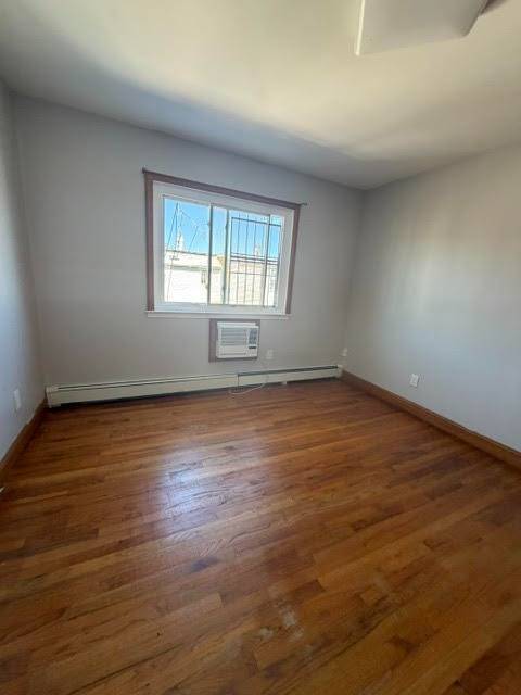 Foto del edificio - 2344 Powell Ave