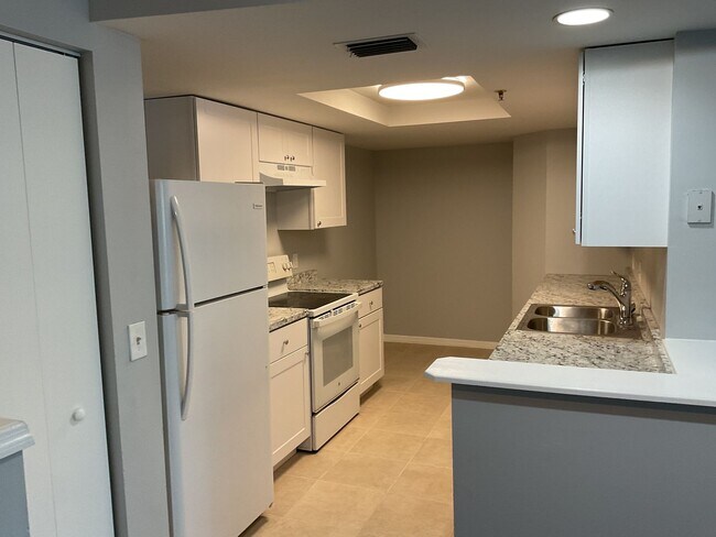 Building Photo - Grand Isles - Southwind