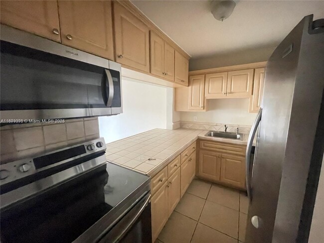 Building Photo - 7401 SW 82nd St