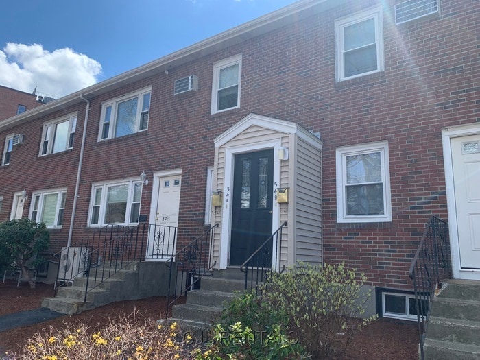 52 Edge Hill Rd Unit 52A, Waltham, MA 02451 Condo for Rent in Waltham