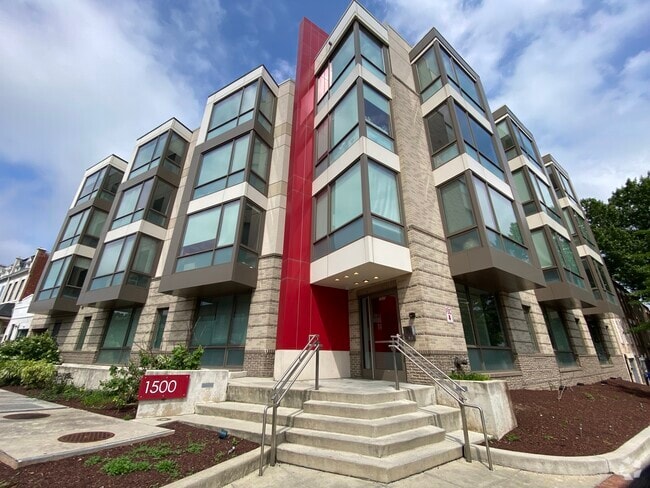 Hill East Apartments for Rent with High Ceilings - Washington, DC ...