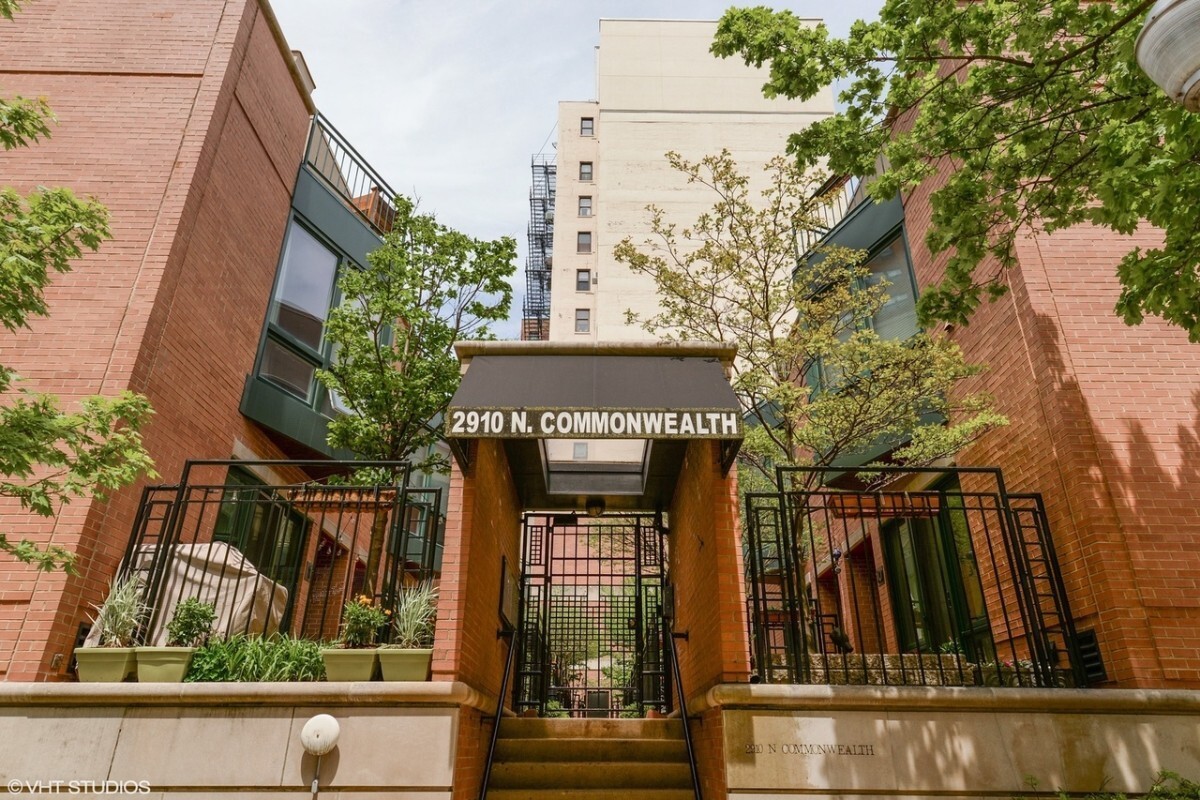 Primary Photo - 2910 N Commonwealth Ave