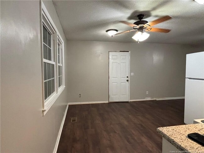 Building Photo - 107 Mars Dr