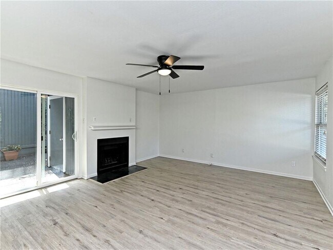 Foto del edificio - 6911 Thorncliffe Dr